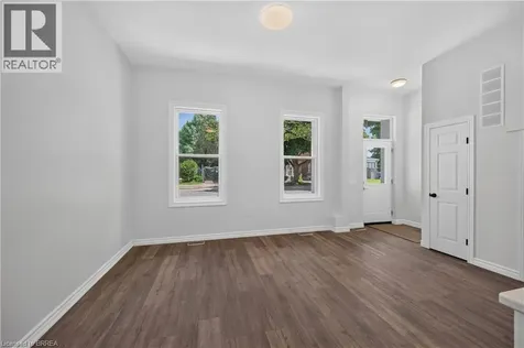 6 Duke Street Brantford ON N3T 3T3