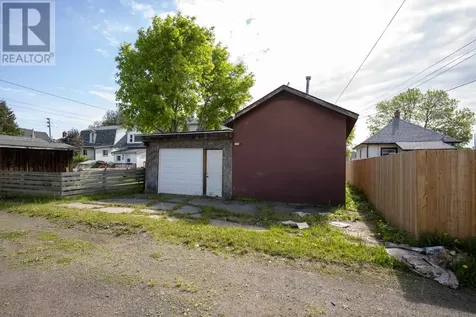 335 Vickers St N Thunder Bay ON P7C 4B1