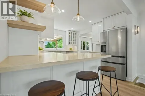 72 Mountain Park Avenue Hamilton ON L9A 1A3