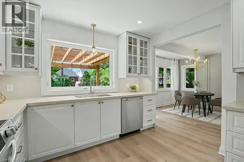 72 Mountain Park Avenue Hamilton ON L9A 1A3