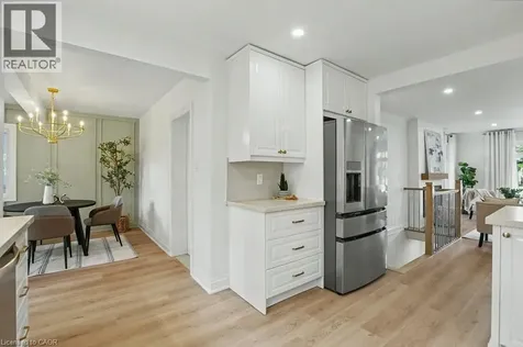 72 Mountain Park Avenue Hamilton ON L9A 1A3
