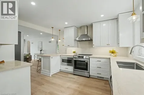 72 Mountain Park Avenue Hamilton ON L9A 1A3