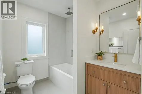 72 Mountain Park Avenue Hamilton ON L9A 1A3