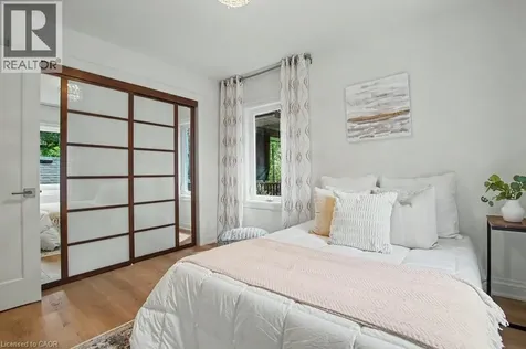 72 Mountain Park Avenue Hamilton ON L9A 1A3