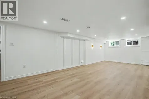 72 Mountain Park Avenue Hamilton ON L9A 1A3