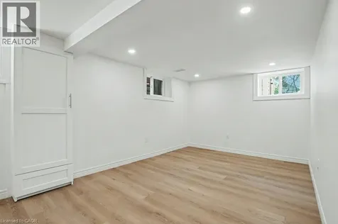 72 Mountain Park Avenue Hamilton ON L9A 1A3