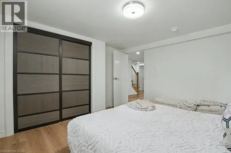 72 Mountain Park Avenue Hamilton ON L9A 1A3