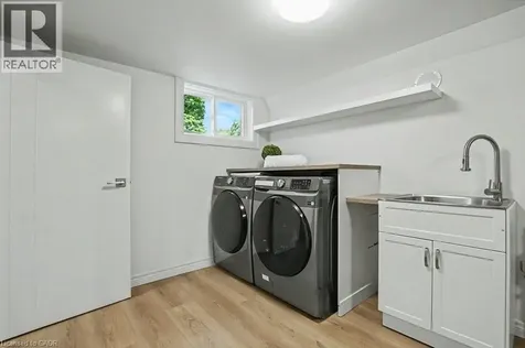 72 Mountain Park Avenue Hamilton ON L9A 1A3