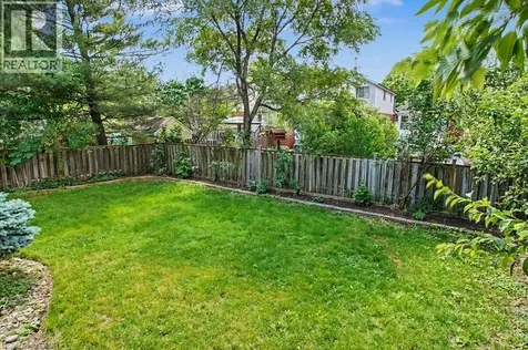 72 Mountain Park Avenue Hamilton ON L9A 1A3