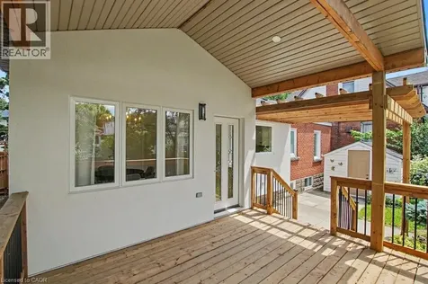 72 Mountain Park Avenue Hamilton ON L9A 1A3