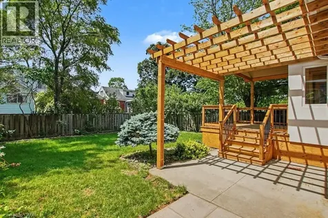 72 Mountain Park Avenue Hamilton ON L9A 1A3