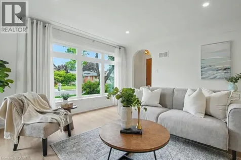 72 Mountain Park Avenue Hamilton ON L9A 1A3
