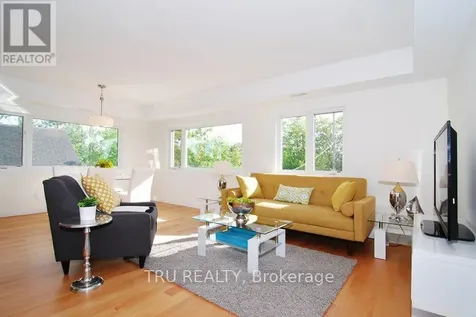 335 Olmstead Street Ottawa ON K1L 7K2