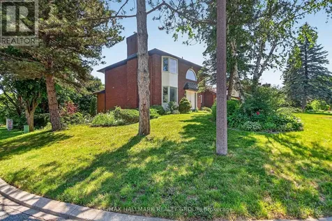 9 Halldorson Crescent Ottawa ON K2K 2C3