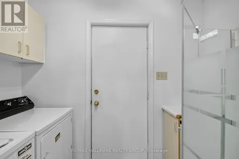 9 Halldorson Crescent Ottawa ON K2K 2C3