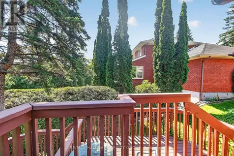 9 Halldorson Crescent Ottawa ON K2K 2C3
