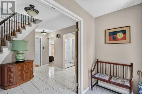 9 Halldorson Crescent Ottawa ON K2K 2C3