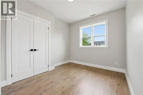 58 Rosslyn Avenue North Hamilton ON L8L 7P4