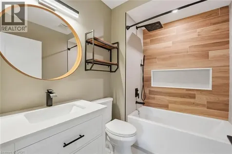 58 Rosslyn Avenue North Hamilton ON L8L 7P4