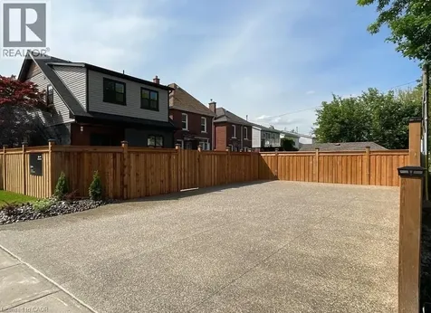 58 Rosslyn Avenue North Hamilton ON L8L 7P4