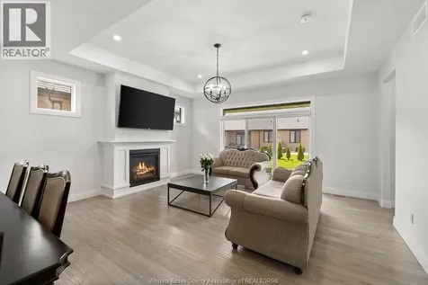 2431 Barkley Avenue Windsor ON N8P 0G7