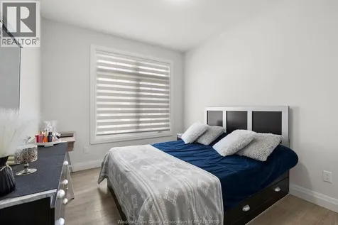 2431 Barkley Avenue Windsor ON N8P 0G7