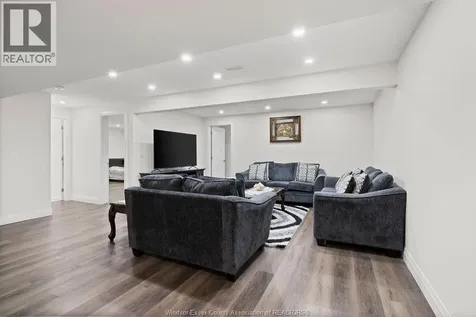 2431 Barkley Avenue Windsor ON N8P 0G7