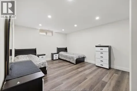 2431 Barkley Avenue Windsor ON N8P 0G7