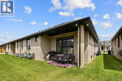 2431 Barkley Avenue Windsor ON N8P 0G7