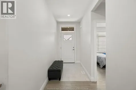 2431 Barkley Avenue Windsor ON N8P 0G7