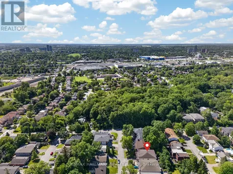 856 Norton Avenue Ottawa ON K2B 5P6