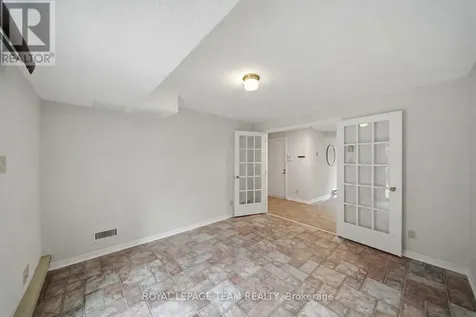 18 Arbordale Crescent Ottawa ON K2G 5C6