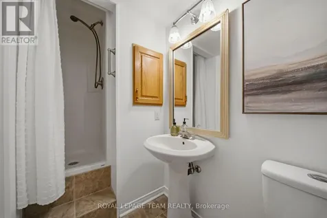 18 Arbordale Crescent Ottawa ON K2G 5C6