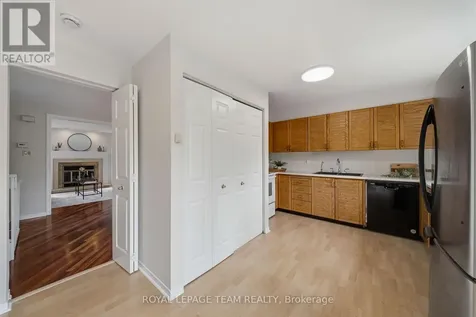 18 Arbordale Crescent Ottawa ON K2G 5C6