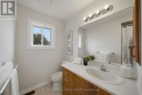 18 Arbordale Crescent Ottawa ON K2G 5C6