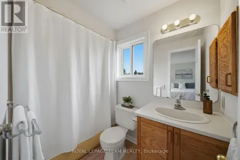 18 Arbordale Crescent Ottawa ON K2G 5C6
