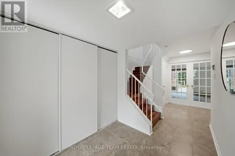 18 Arbordale Crescent Ottawa ON K2G 5C6