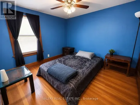 1058 Moy Ave Avenue Windsor ON N9A 2P3