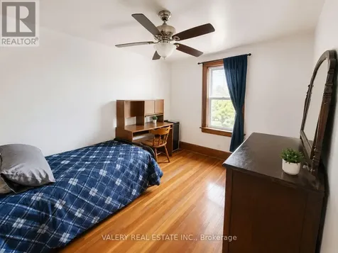 1058 Moy Ave Avenue Windsor ON N9A 2P3