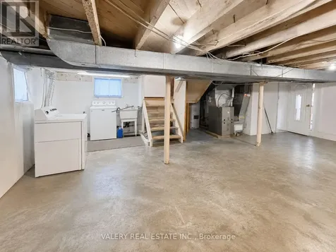 1058 Moy Ave Avenue Windsor ON N9A 2P3