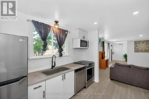 9782 Beachwood Drive Collingwood ON L9Y 5P8