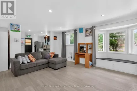 9782 Beachwood Drive Collingwood ON L9Y 5P8