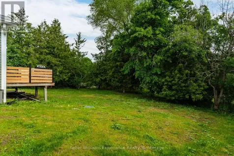 9782 Beachwood Drive Collingwood ON L9Y 5P8