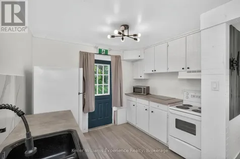 9782 Beachwood Drive Collingwood ON L9Y 5P8