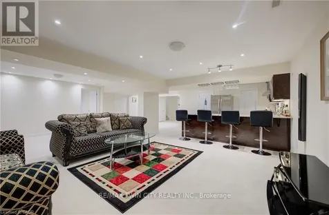 356 Robert Ferrie Drive Kitchener ON N2P 2Y6