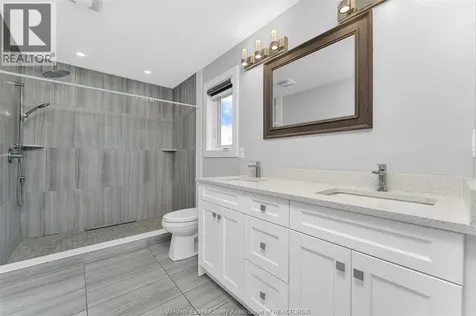 811 Keil Drive Chatham ON N7M 0T4