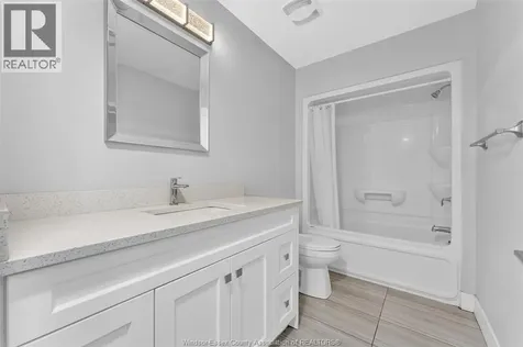 811 Keil Drive Chatham ON N7M 0T4