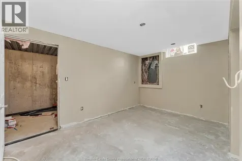 811 Keil Drive Chatham ON N7M 0T4