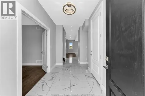 811 Keil Drive Chatham ON N7M 0T4