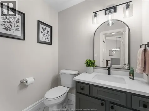 139 Woodycrest Avenue Kingsville ON N9Y 4G3